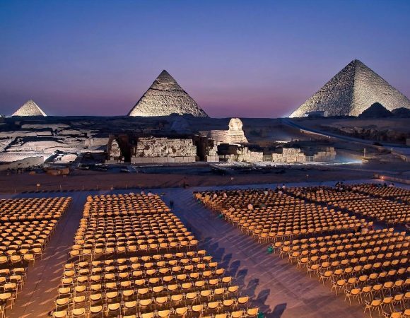 Cairo: Giza Pyramids Sound And Light Show With Dinner