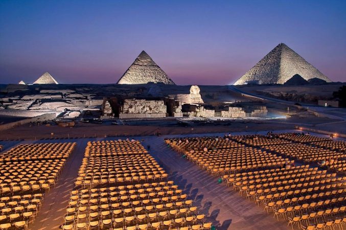 Cairo: Giza Pyramids Sound And Light Show With Dinner