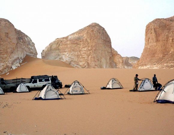 Cairo: Black And White Desert Tour 2 Days 1 Night