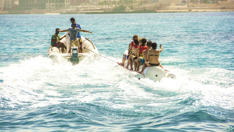 Makadi Bay: Giftun Island Snorkeling Luxury Boat Tour With Lunch And Drinks