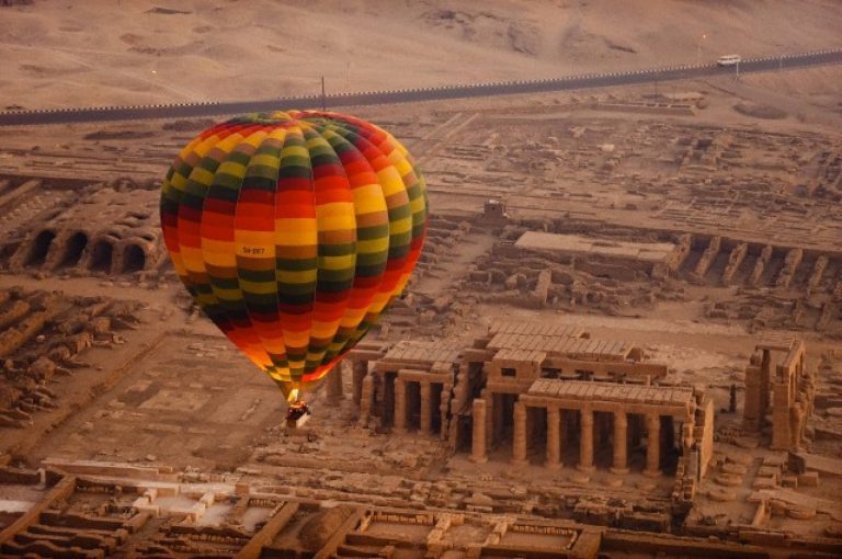 Soma Bay: Day Trip To Luxor With Air Balloon Ride