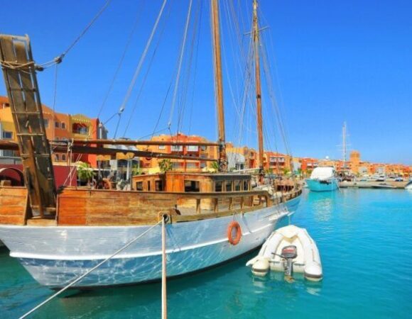 El Gouna: Parasailing Experience And City Tour With Shopping